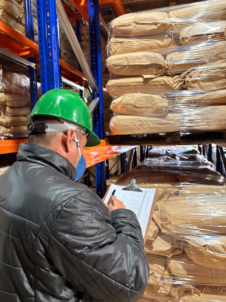 Controle de estoque e conferência de pallets no complexo Ñemity